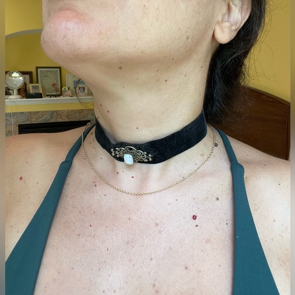 Vintage Black Velvet choker with Opal Victorian - Picture 4 of 12